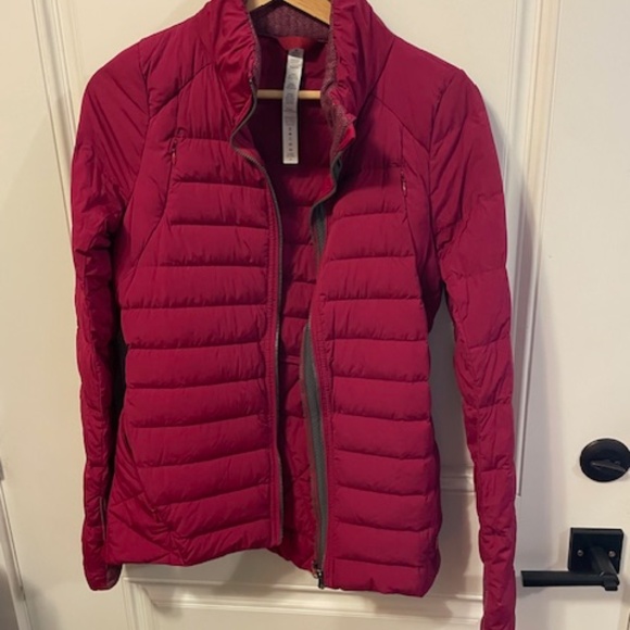 LULULEMON LIGHT WIGHT WATER RESISTANT JACKET. - Picture 1 of 3